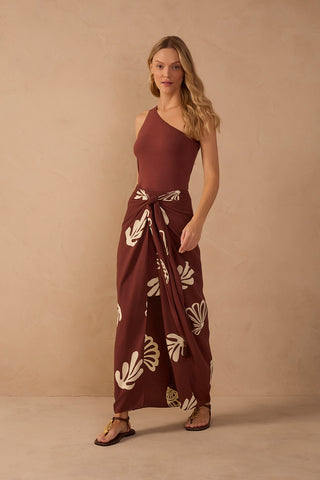 Set Dress To Maritime de Top Asimétrico y Falda Maxi con Nudo Frontal – Marrón