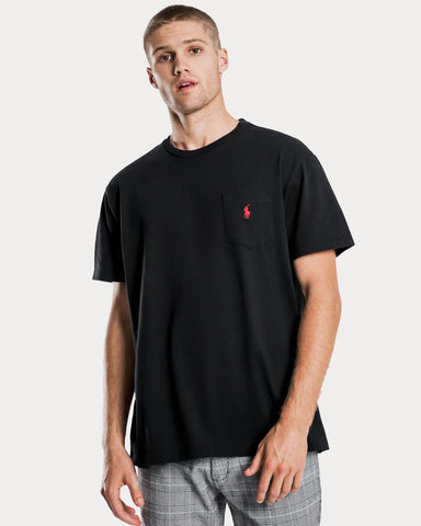 T-Shirt Classic Fit Con Bolsillo y Pony Bordado