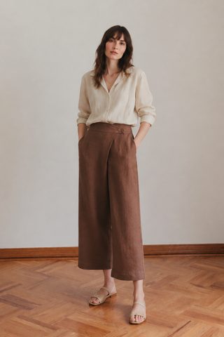 Pantalón Faride Baru de Lino con Cintura Cruzada - Marrón