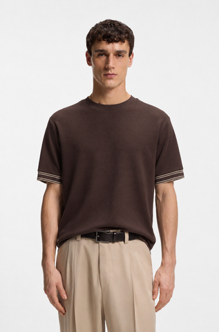 Camiseta BOSS Slim Fit de Algodón Mercerizado con Detalles a Contraste - Marrón Oscuro
