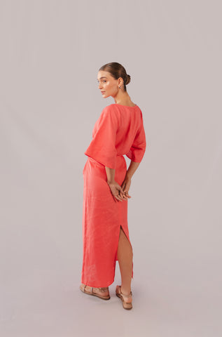Vestido Faride Sol con Cintura Ajustable y Manga Amplia – Coral