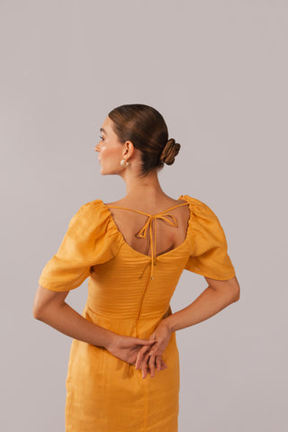 Vestido Mini Faride Mayra con Escote Cuadrado y Mangas Abullonadas – Mostaza