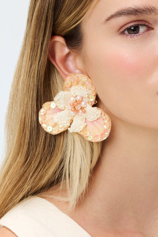 Aretes Simona Blomm con Flor Bordada y Perlas – Rosado / Crema