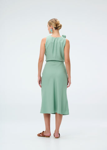 Set Blusa Simona Iris Nudo 100% Rayón y Falda Simona Midi Salvia 100% Rayón