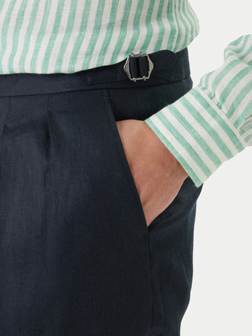 Bermudas BOSS Plisadas en Lino - Azul Marino