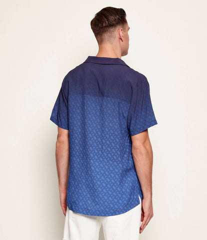 Camisa BOSS Regular Fit con estampado de monograma degradado