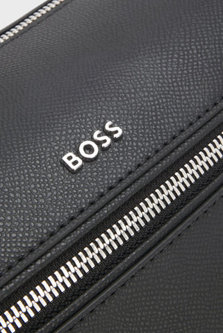 Bulto de Baño BOSS en Piel Texturizada
