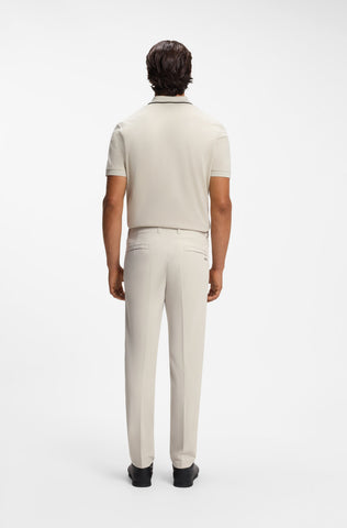 Pantalón BOSS Slim Fit Commuter en Tejido Técnico Stretch - Beige