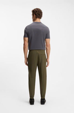 Pantalón BOSS T-Flex Tapered Fit en Tejido Técnico Stretch - Verde Oscuro