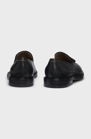 Mocasines italianos BOSS en leather con ribete de borlas