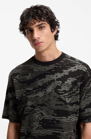 T-Shirt BOSS Relaxed Fit con Camuflaje jacquard