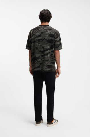 T-Shirt BOSS Relaxed Fit con Camuflaje jacquard