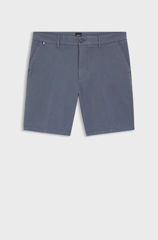 Bermuda BOSS de sarga de algodón elástico Modern Fit