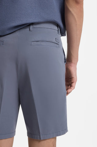 Bermuda BOSS de sarga de algodón elástico Modern Fit