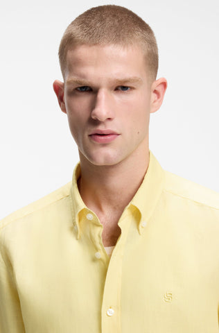 Camisa BOSS de corte regular con botones - Amarillo pastel
