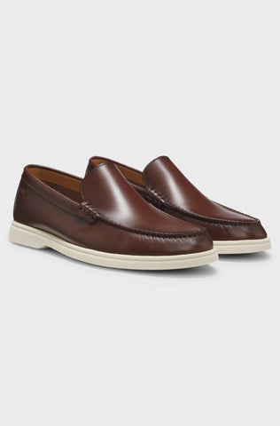 Mocasines BOSS de piel con logotipo en relieve Marrón
