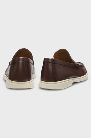 Mocasines BOSS de piel con logotipo en relieve Marrón