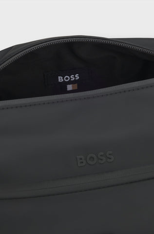 Neceser BOSS De Piel Sintetica y detalles reflectantes