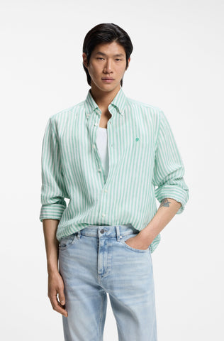 Camisa BOSS de corte regular en lino a rayas - Verde