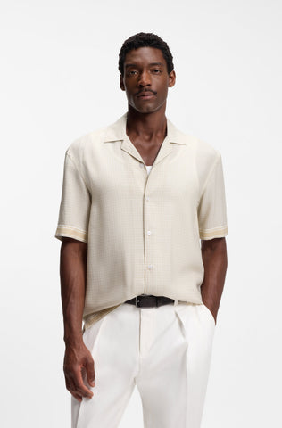 Camisa Resort BOSS en Mezcla de Lino con Microestampado Regular Fit  - Beige