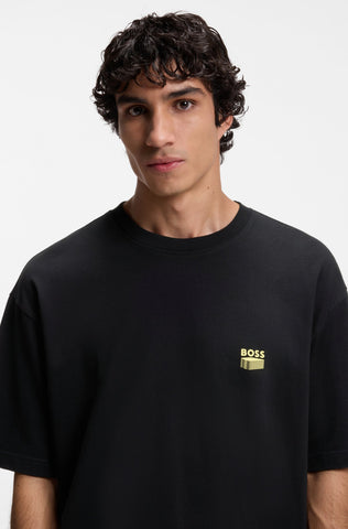 Camiseta BOSS Relaxed Fit de Algodón con Logo Brutalism - Negro