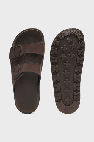 Sandalias BOSS de doble tira con hebillas de marca
