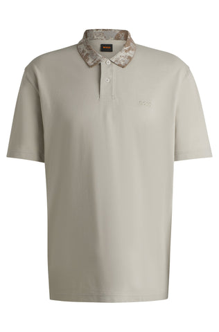 Polo BOSS Relaxed Fit de piqué de algodón con cuello con motivos selváticos