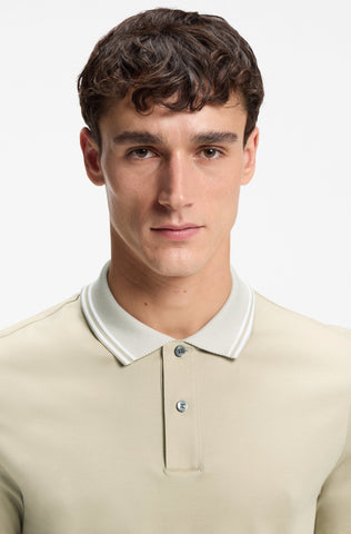 Polo BOSS Slim Fit en Algodón Mercerizado con Cuello a Rayas - Beige