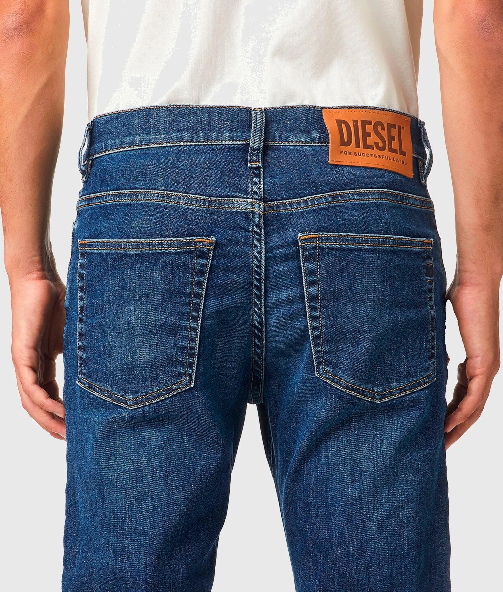 Diesel Jeans D-Fining 09B06 - Tapered Medium Jeans - tiendadicons.com