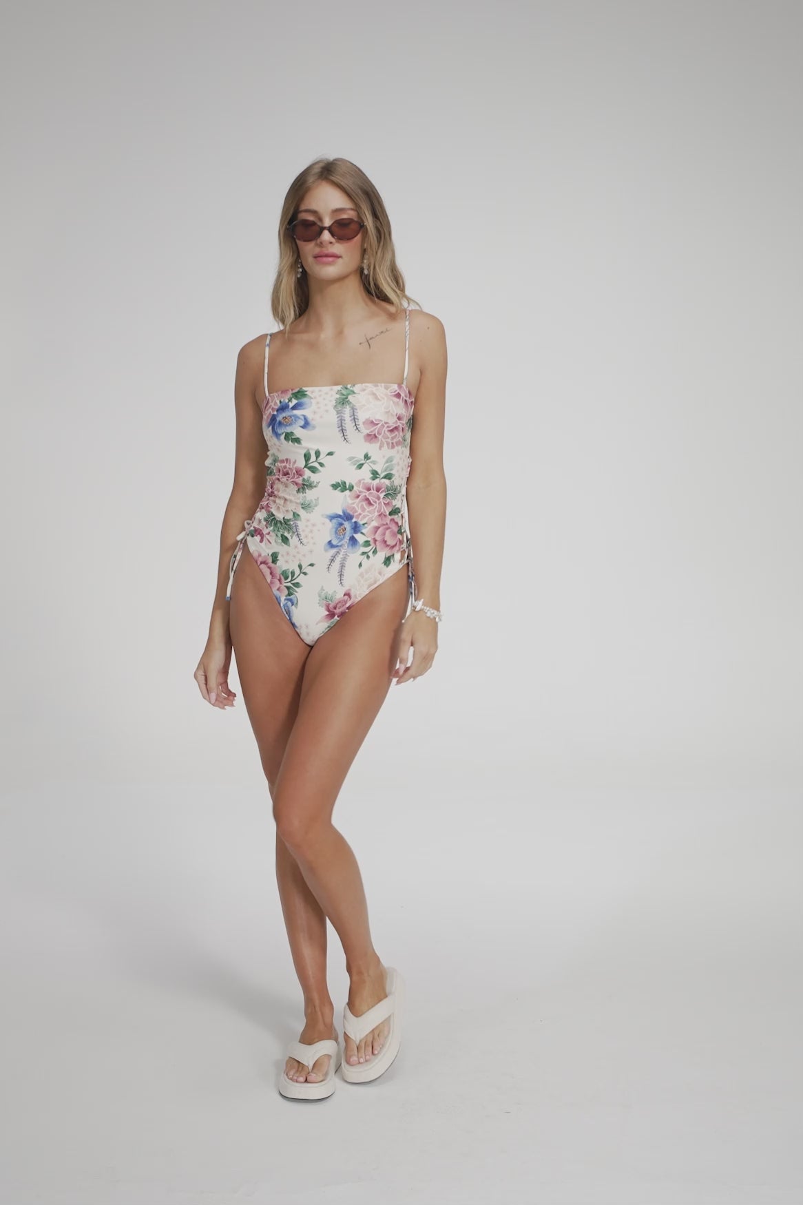 Traje de Baño Entero Agua Bendita Posh Ivy Estampado Floral Ajustable