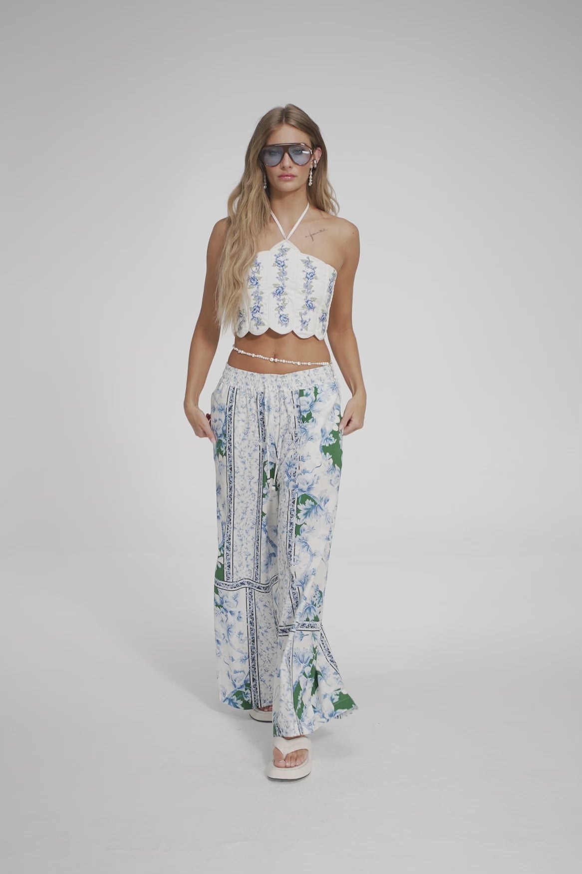 Set Agua Bendita Top Serenity Ivy y Pantalón Winter Ivy Estampado Floral