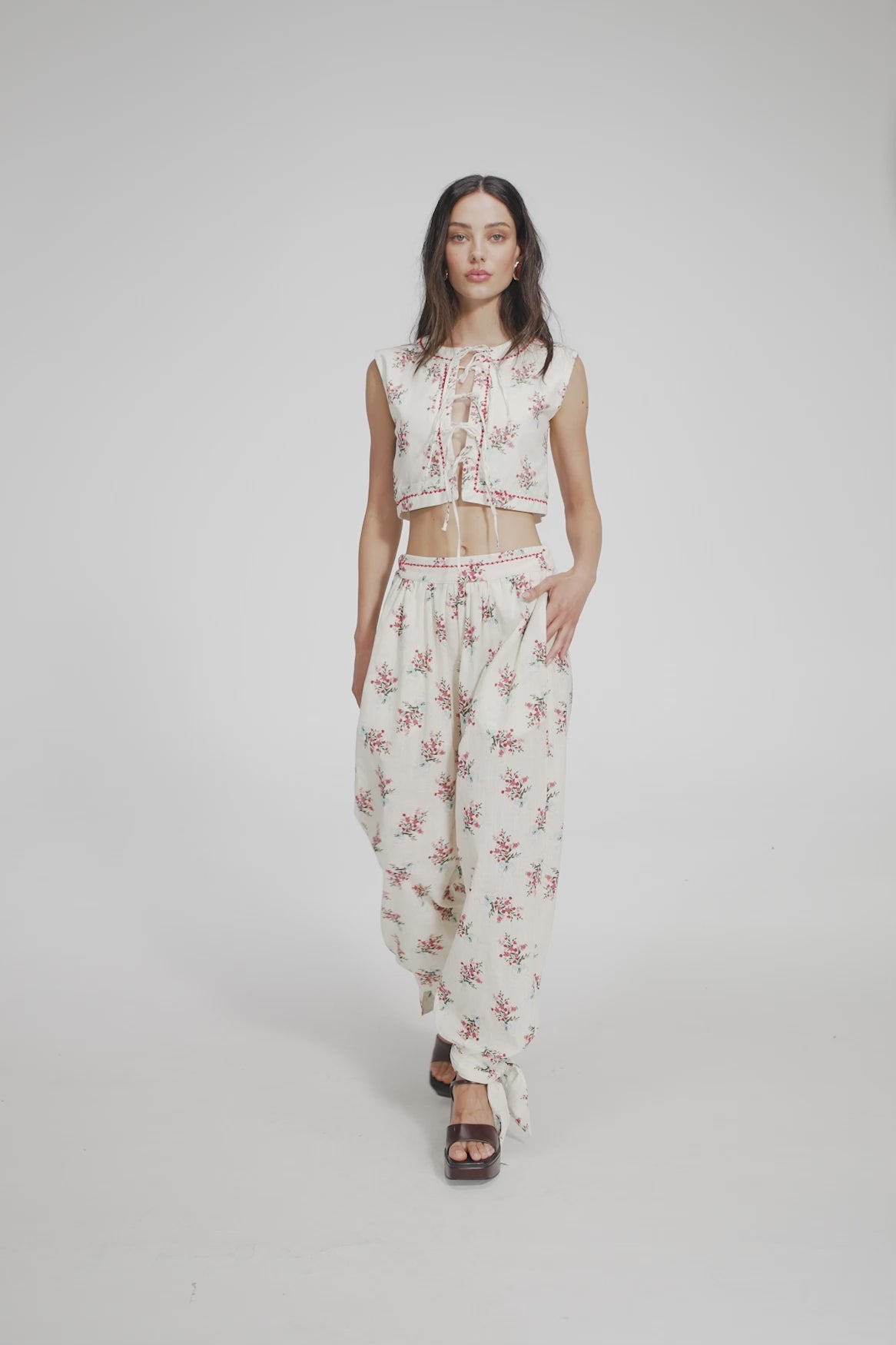 Set Agua Bendita Madison Cherish y Pantalón Silvia Cherish