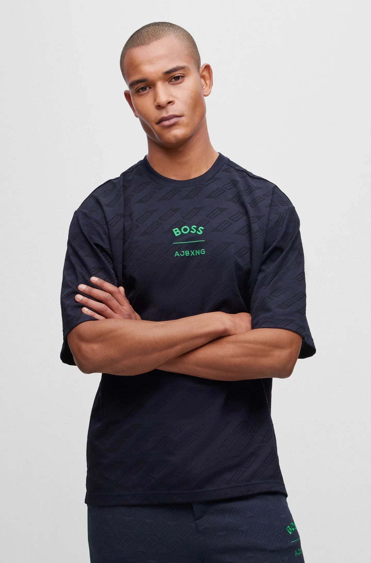 Suéter Boss X AJBXNG Logo Print Over size - tiendadicons.com